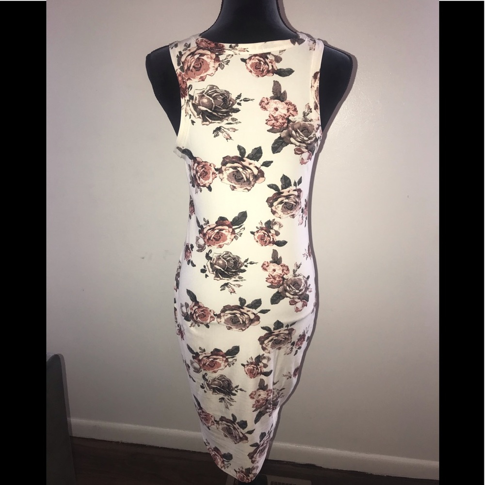 Dress - Picture 2 of 4